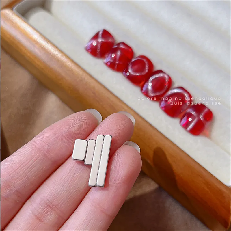 Cuboid Cat's Eye Magnet Set